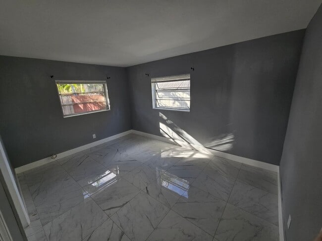 Photo - 1021 SW 32nd Ct