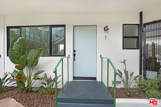 16185 Sunset Blvd Unidad 1