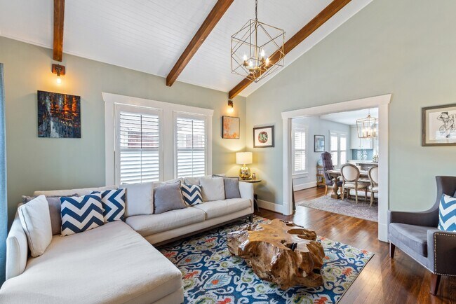 Photo - 506 Willard St