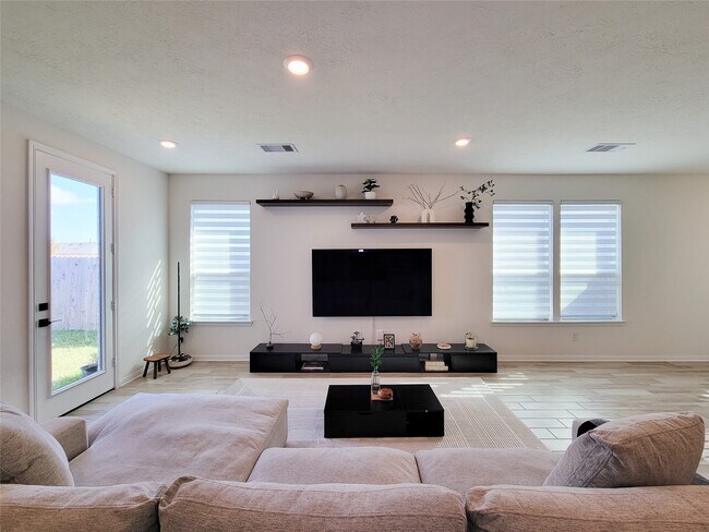 Photo - 8214 Leisure Pt Dr