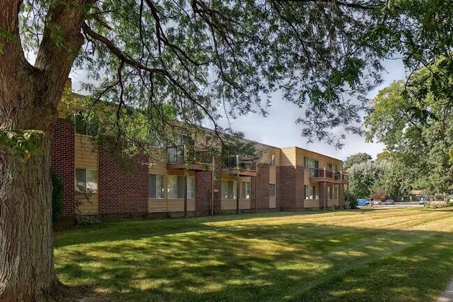 Photo - Somerset Apartments