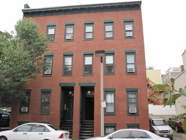 Building Photo - 281 W 3rd St Unit 3 Rental