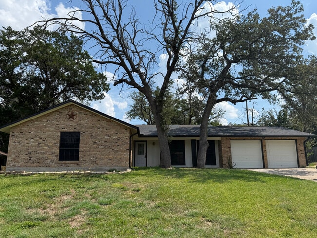 Building Photo - 813 Cedar Oaks Ln Rental