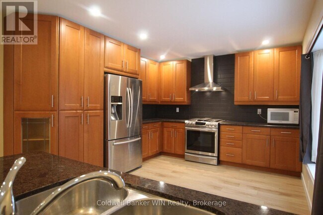 Photo - 460 Main St N Unit 1