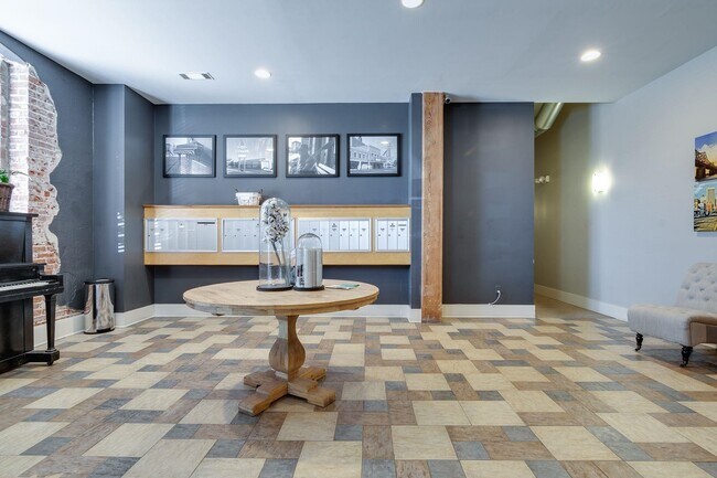 Photo - 137 GE Patterson Ave