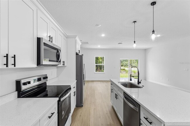 Photo - 1071 W Hampshire Blvd
