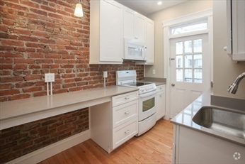 Building Photo - 1111 Boylston St Unit 27 Rental