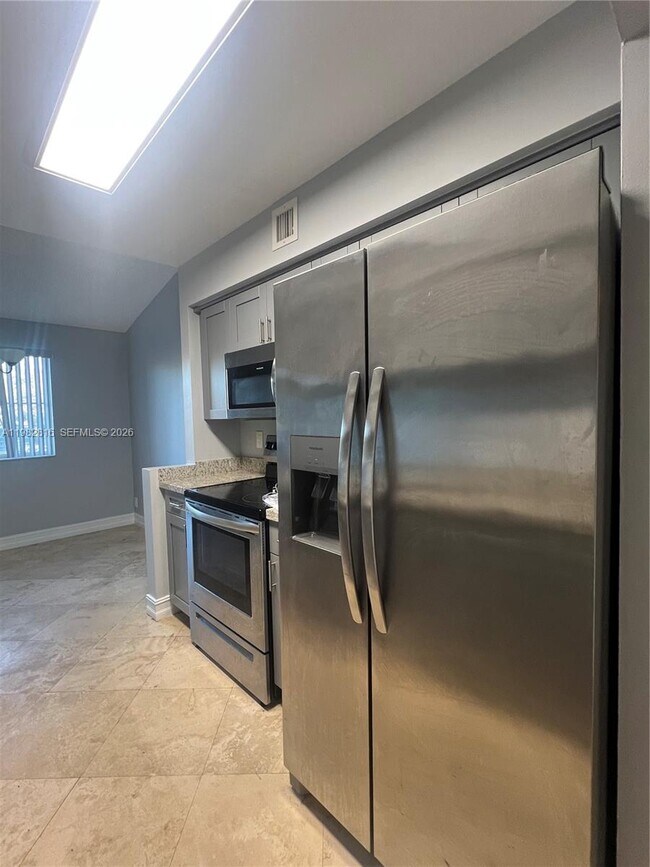 Photo - 9777 Westview Dr Unit 1128