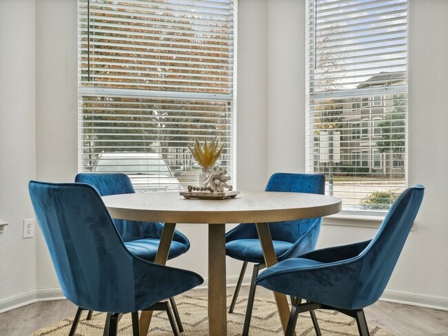 Área de comedor - The Henry at Deerbrook