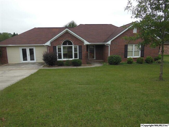 Building Photo - 145 Chanel Dr