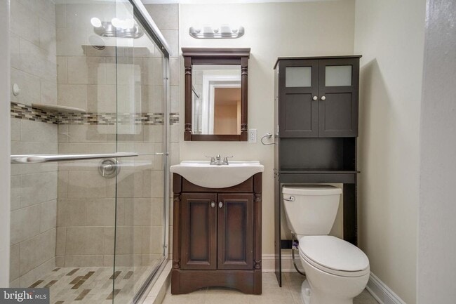 Photo - Beautiful and spacious 1 bedroom with office and backyard in Manayunk Unit 1