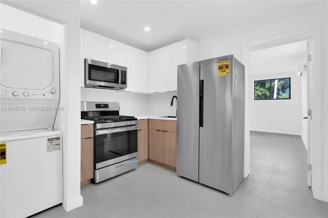 3040 NW 93rd St Unit A