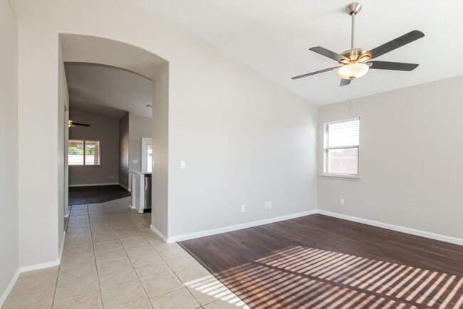 Photo - 4503 N 88th Ave