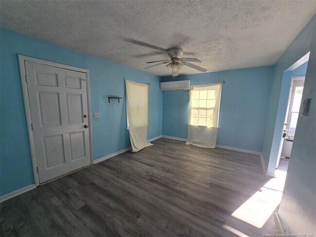 Photo - 1547 Center St