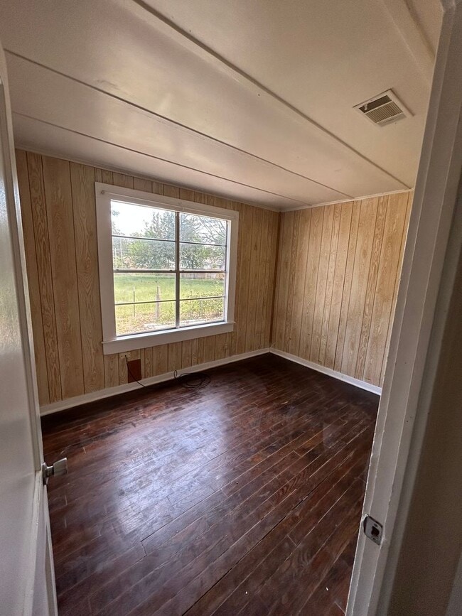 Photo - 3 Bedroom home central air and heat