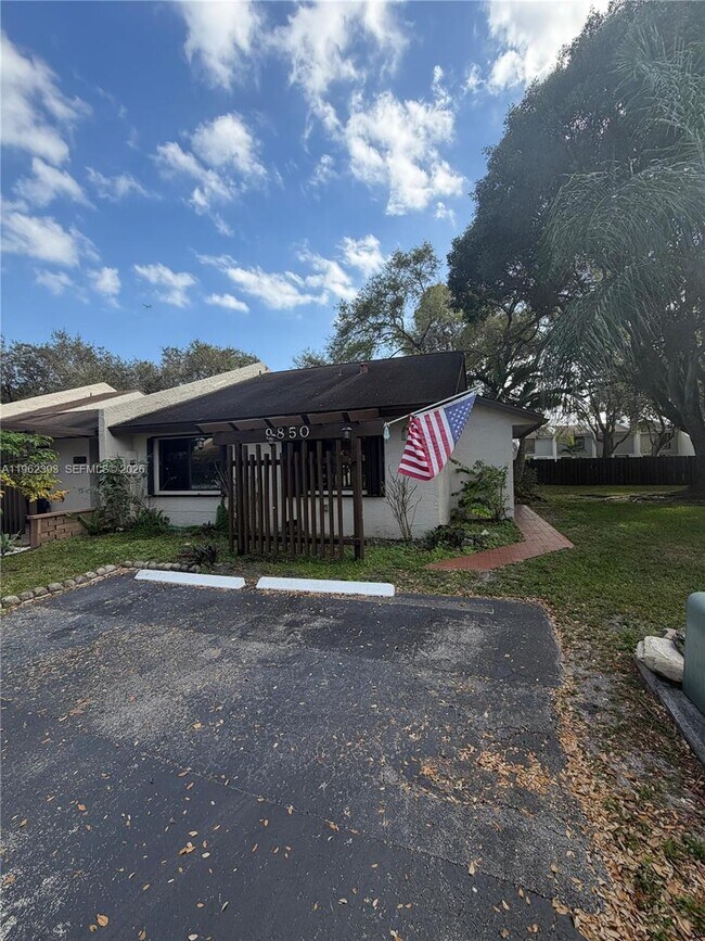 Photo - 9850 NW 15th Ct