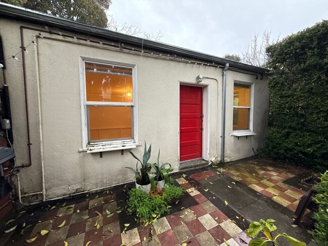 Building Photo - 229-229B 27th St Unit RC -  229B - 27th Street