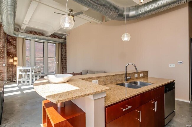 Photo - 1136 Washington Ave Unit 407