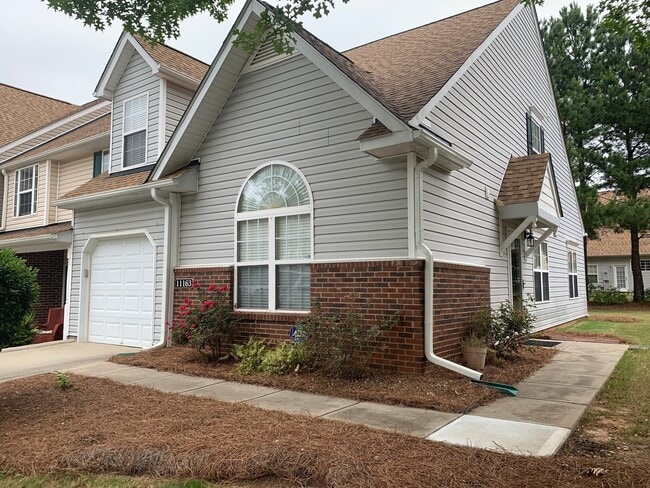 Building Photo - End Unit Townhome located in the Covington...
