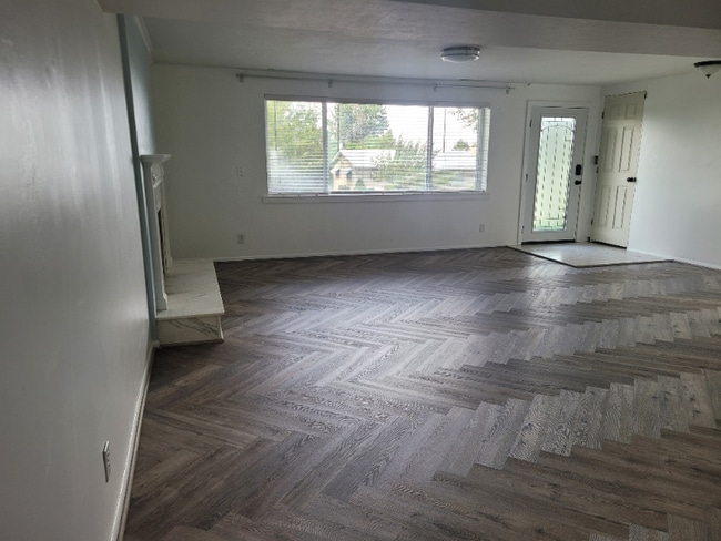 Photo - 2119 S Davis Blvd