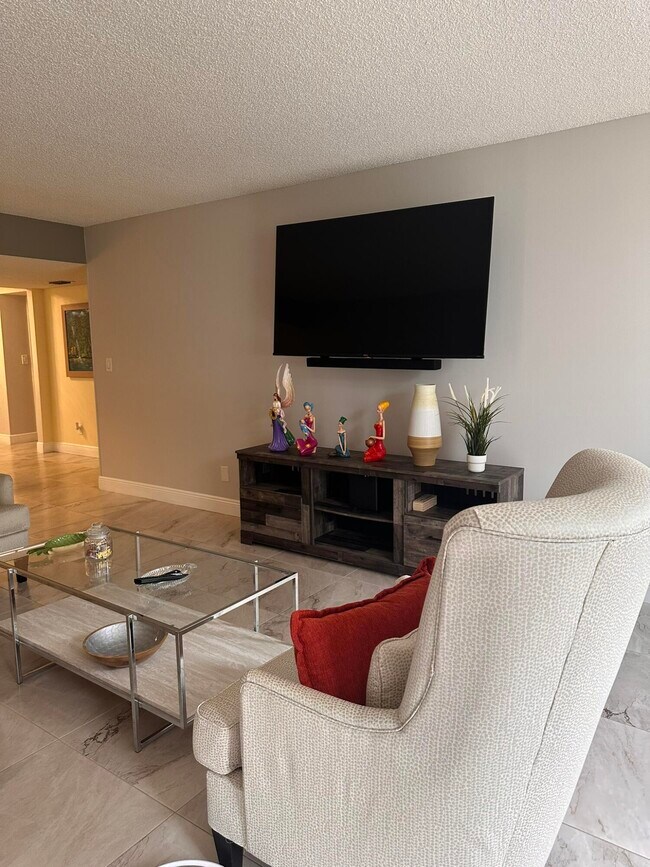 6698 10th Ave N Unit 116