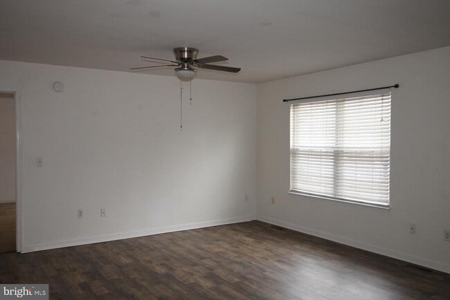 Building Photo - 25880 Brookwood Rd