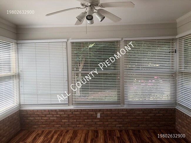 Photo - 509 Scarboro Ln