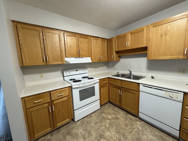 Building Photo - 151 Queen St Unit 307