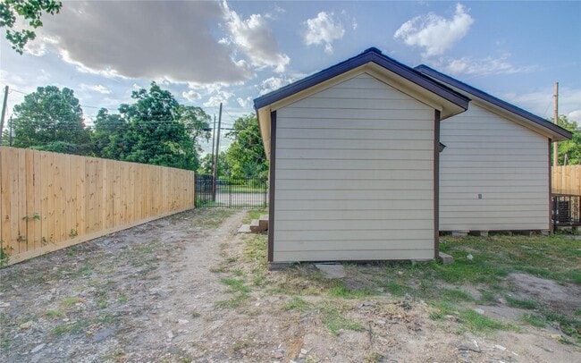 Photo - 1051 W Little York Rd