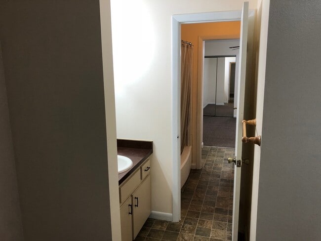 Photo - 2108 Northeast 38th Avenue