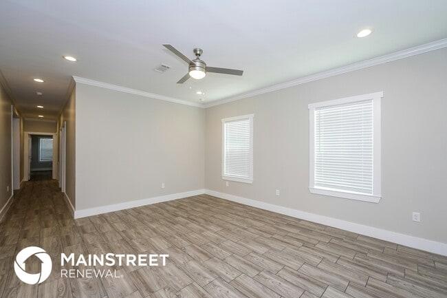 Photo - 1627 Davis Ave