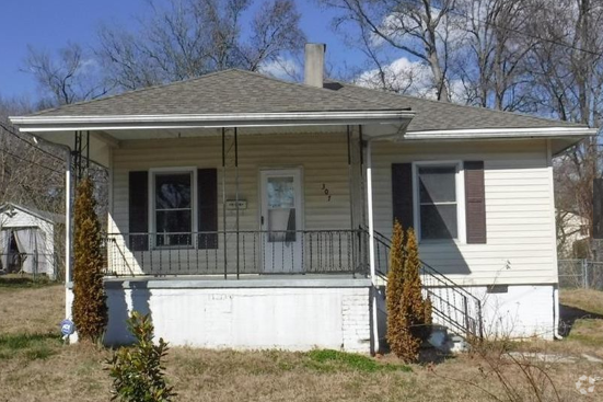 Building Photo - Beautiful home near Downtown Clover