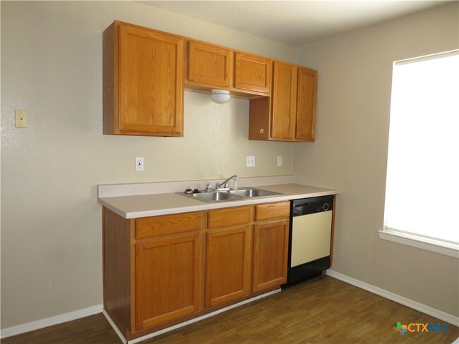 Photo - 2014 Cedarhill Dr Apartamento Unidad D