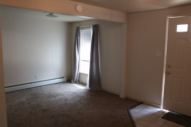 Building Photo - 228 3rd St Unit A