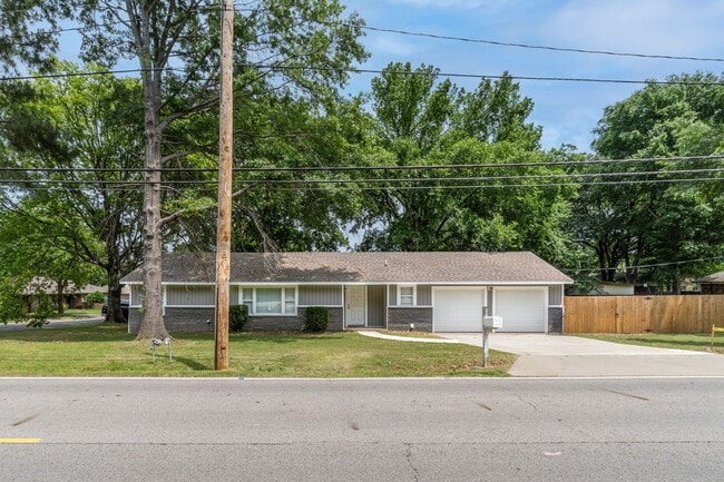 Building Photo - 2305 S.46th Street-