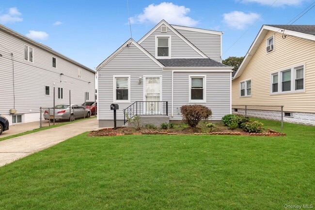 Building Photo - 98 Ethel St