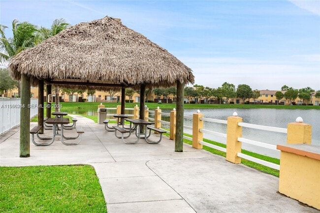 Photo - 1663 SE 29th St Unit 206