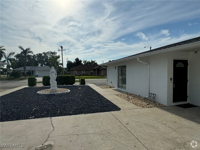 Building Photo - 3417 SE 15th Pl Rental