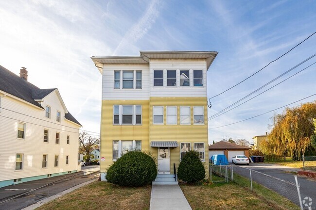 Building Photo - 114 Cleveland St Unit 2 Rental