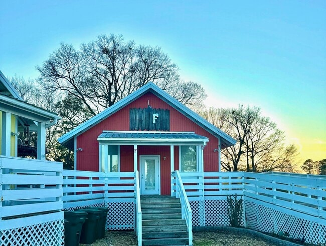 Photo - 233F Deatsville Hwy Unit StudioF