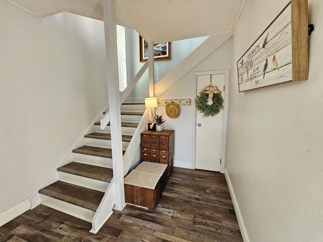 5 Fairway Dr