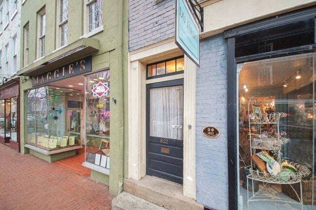 Photo - Cozy Studio in Downtown Fredericksburg!