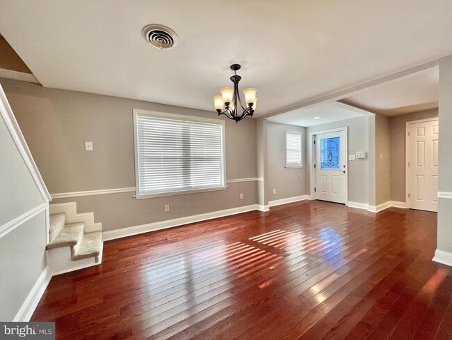 Photo - 6833 Standish Dr