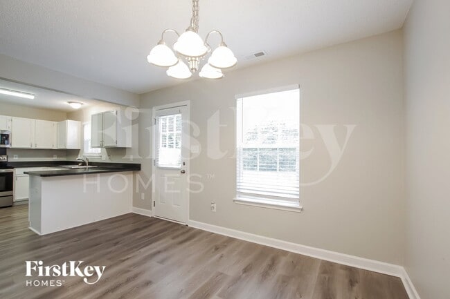 Photo - 2819 Rosemeade Dr