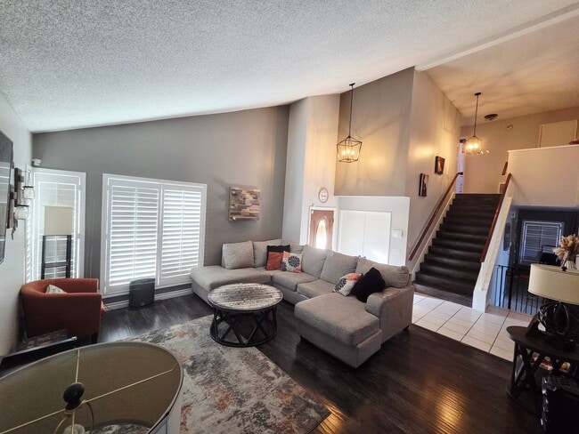 Photo - 22 Ridge Crest Cir