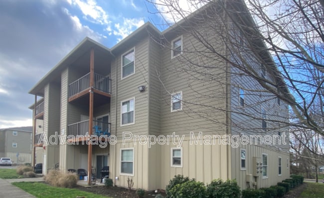 Building Photo - 519 Catron St N Rental
