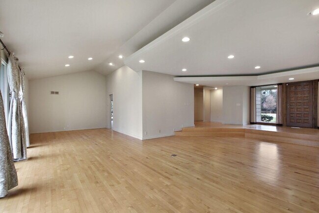 Photo - 5330 Wind Point Rd