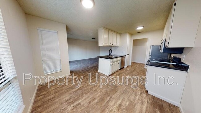 905 Lakeside Dr Unit 4