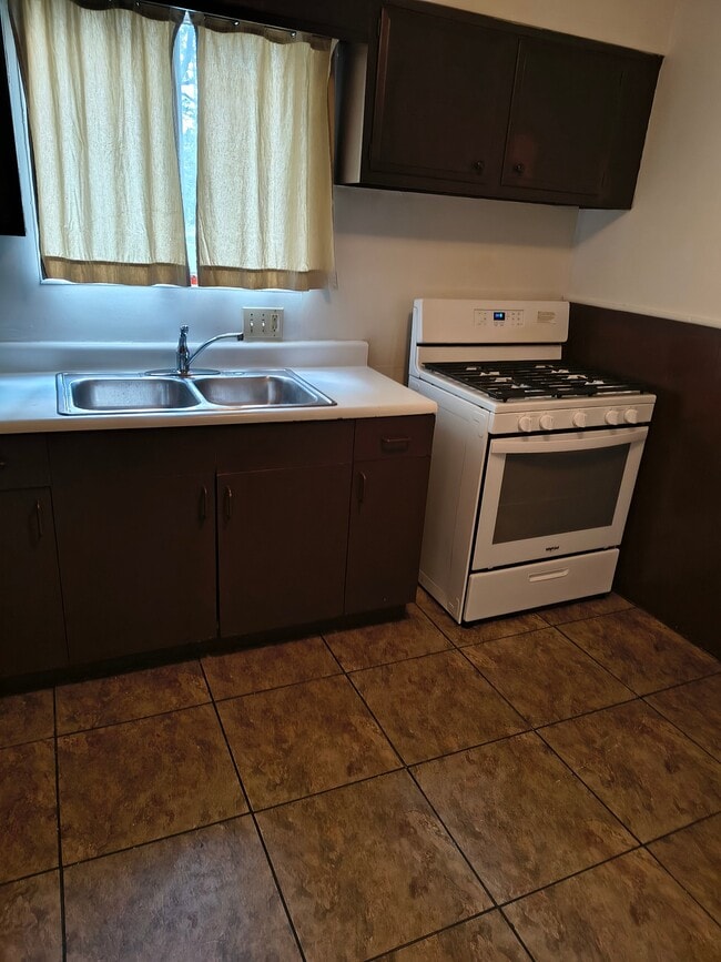Photo - 1319 N Fayette St Unit 1