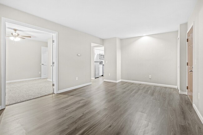 Photo - 2108 Stirrup Ln